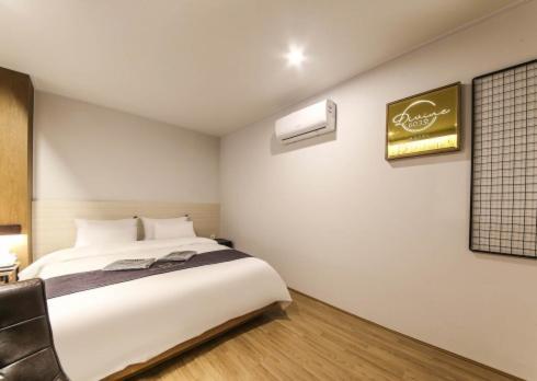 Gwangju Divine Hotel Gwangju Metropolitan City Oda fotoğraf